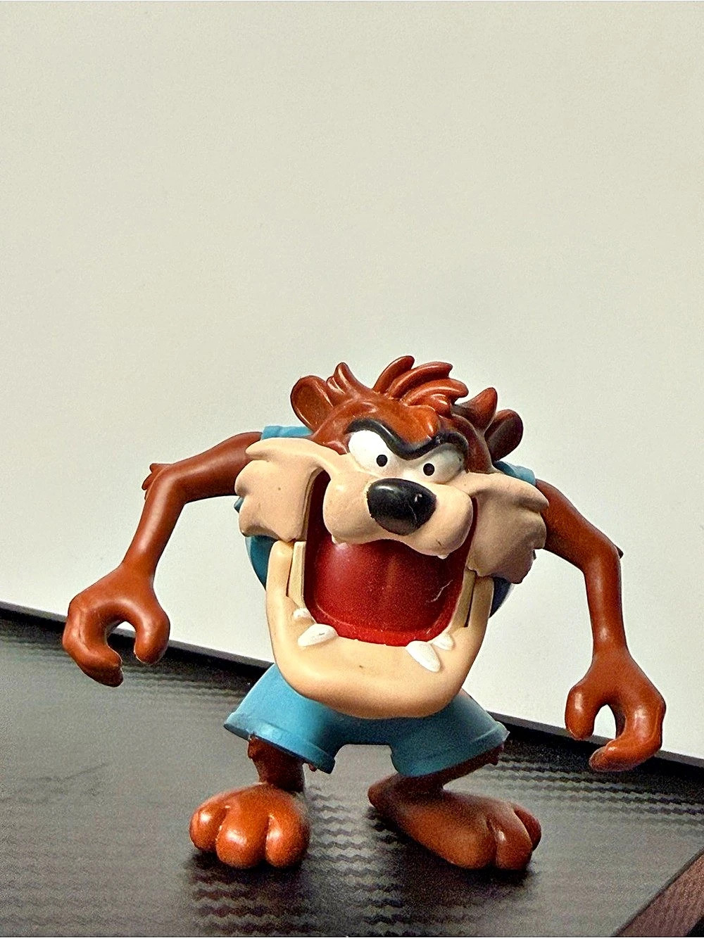 Warner Bros. Tasmanian Devil. Looney Tunes Action Figure
